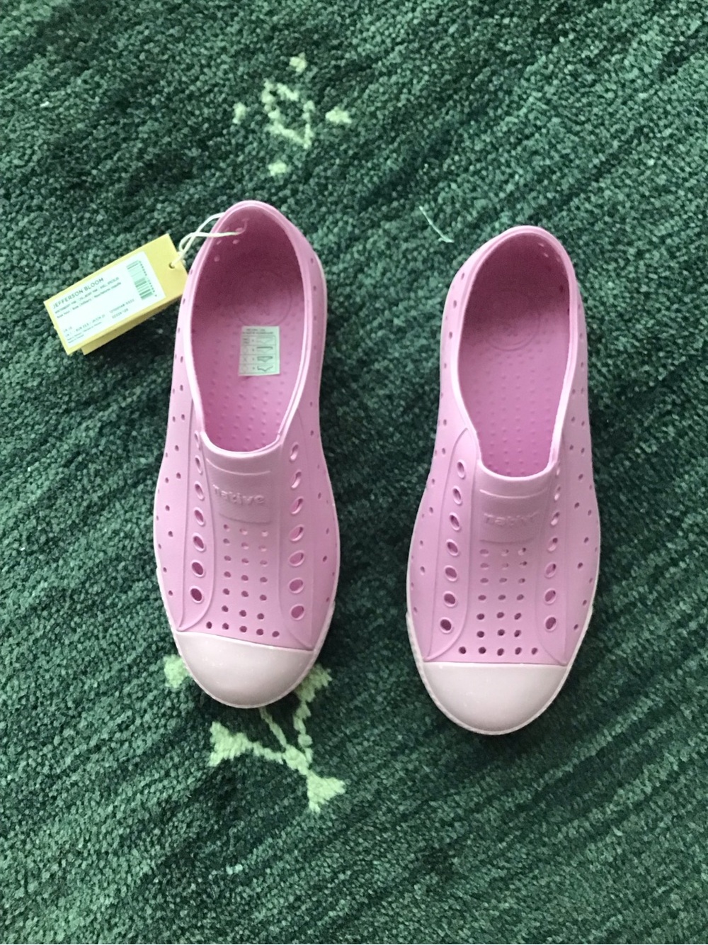 Native Jefferson Bloom Winterberry Pink Shell Speckles size J2